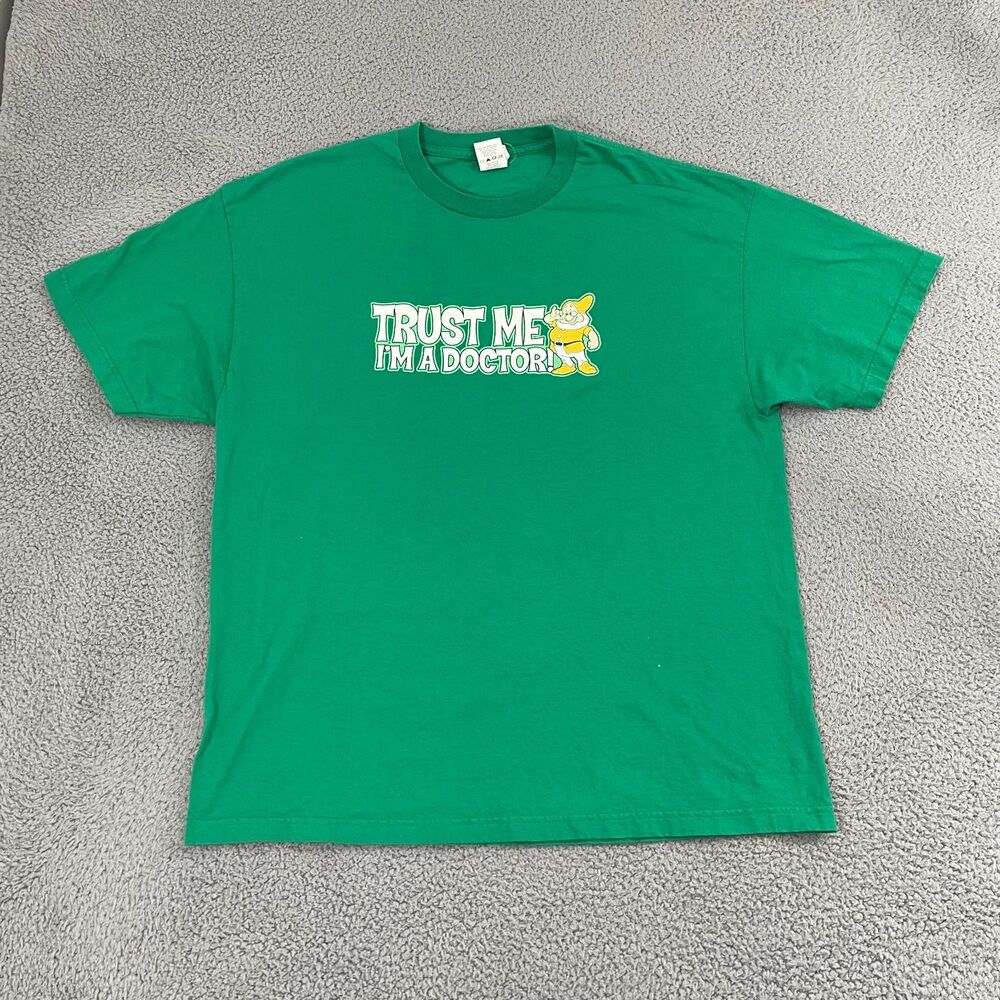Disney Trust Me I'm A Doctor Shirt XXL Green Snow White 7 Dwarfs Doc Graphic Tee